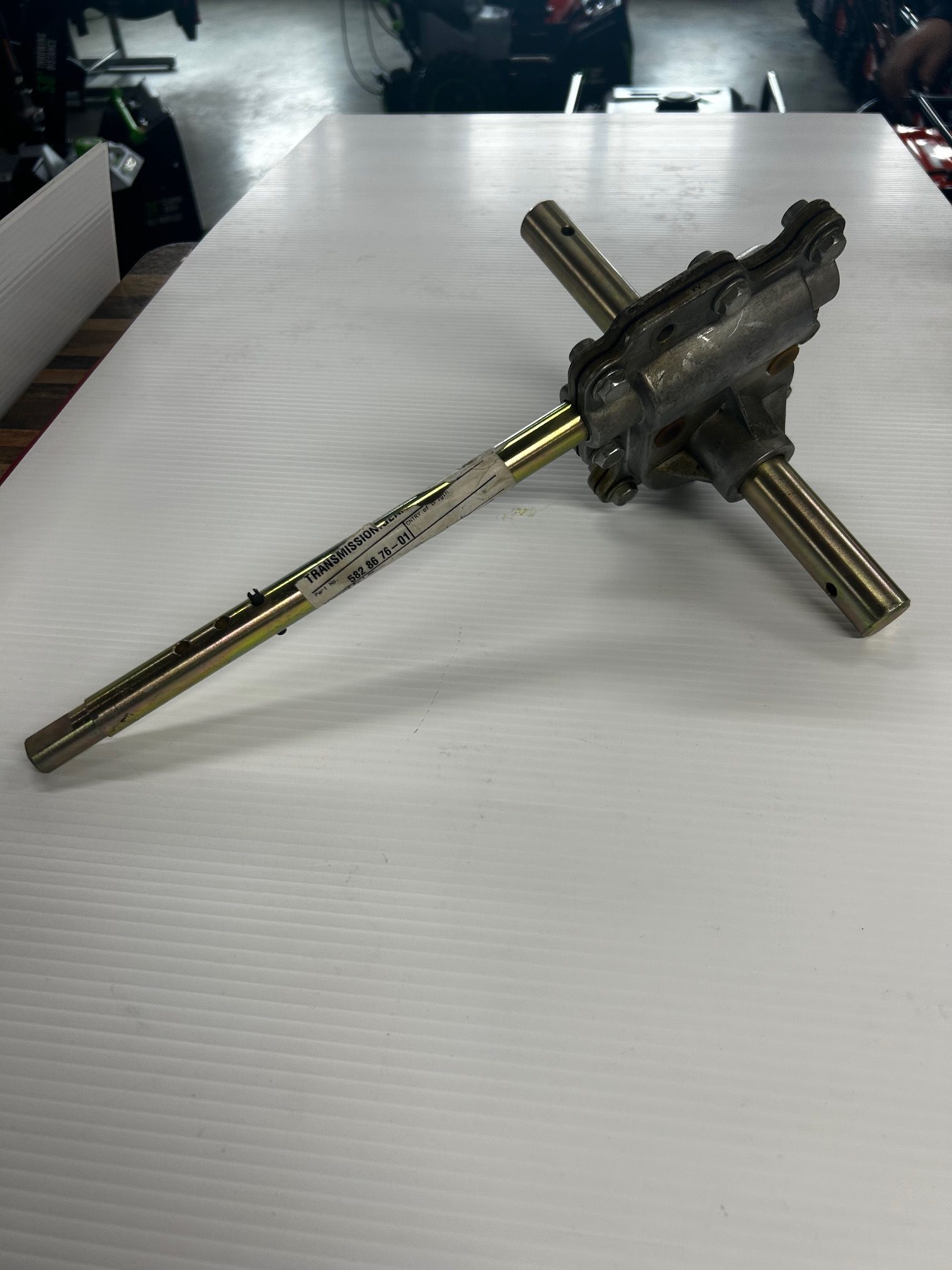 GEARBOX (TRANSMISSION)
